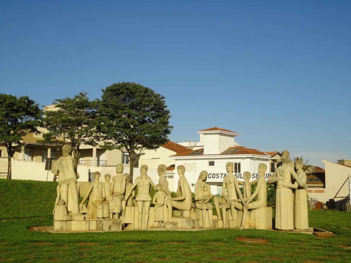 Miniatura 1 de Praça das Esculturas (Jardim das Esculturas)